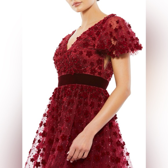 NWOT Mac Duggal GORGEOUS Burgandy butterfly and velvet hem midi dress. Size 12. - Picture 2 of 3